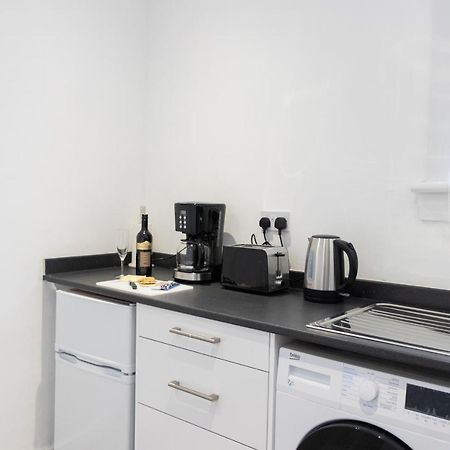 Vion Apartment - Farquhar แอเบอร์ดีน ภายนอก รูปภาพ
